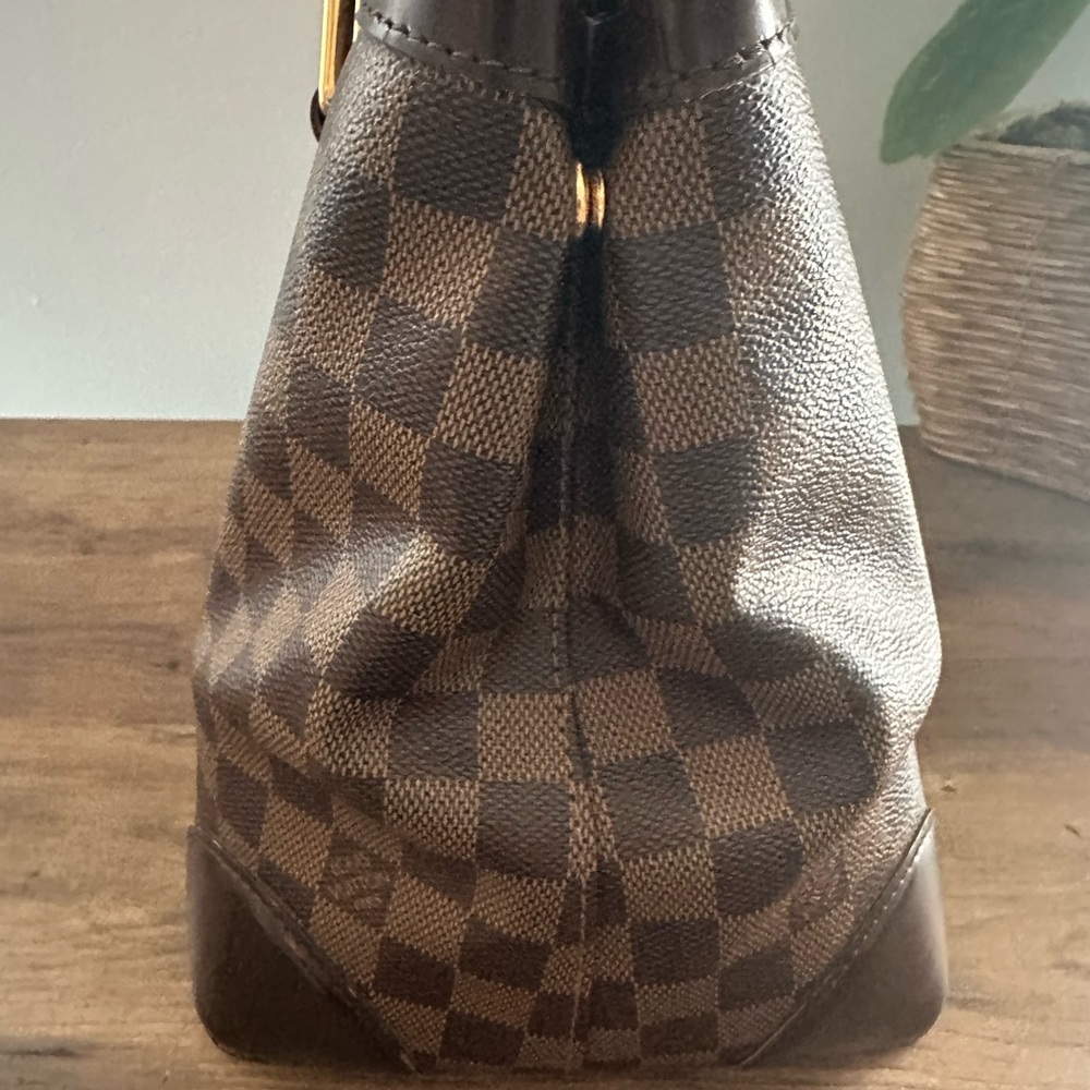 Louis Vuitton Hampstead MM IN Damier Ebene!!! Like New!!! - Picture 5 of 9